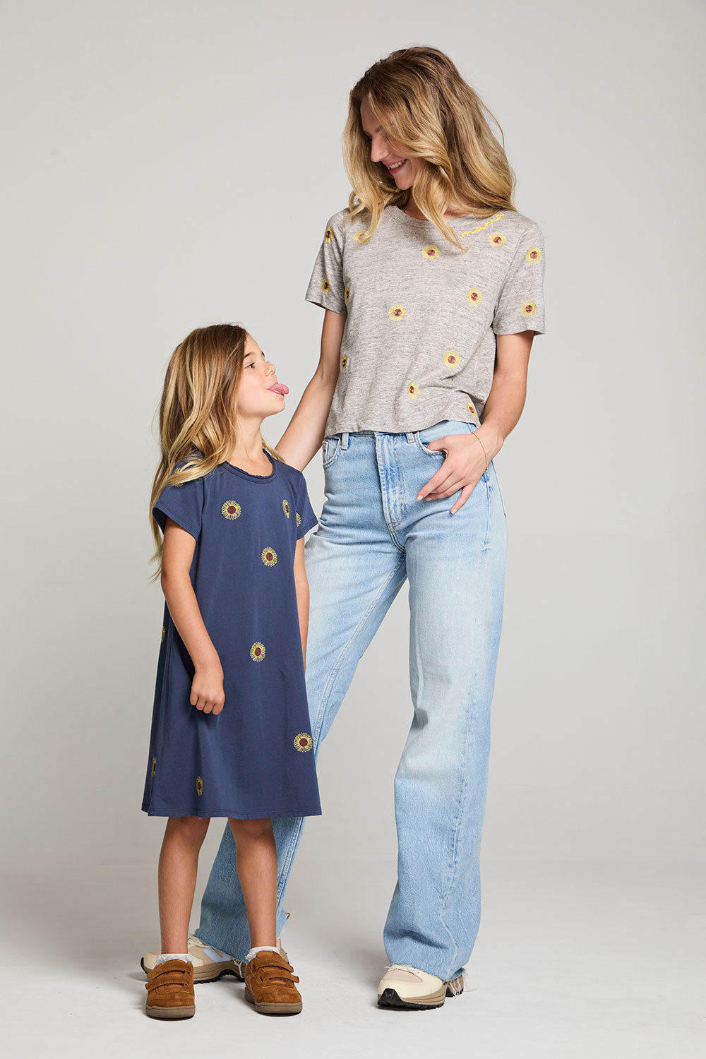 Mama Sunflowers Easy Tee